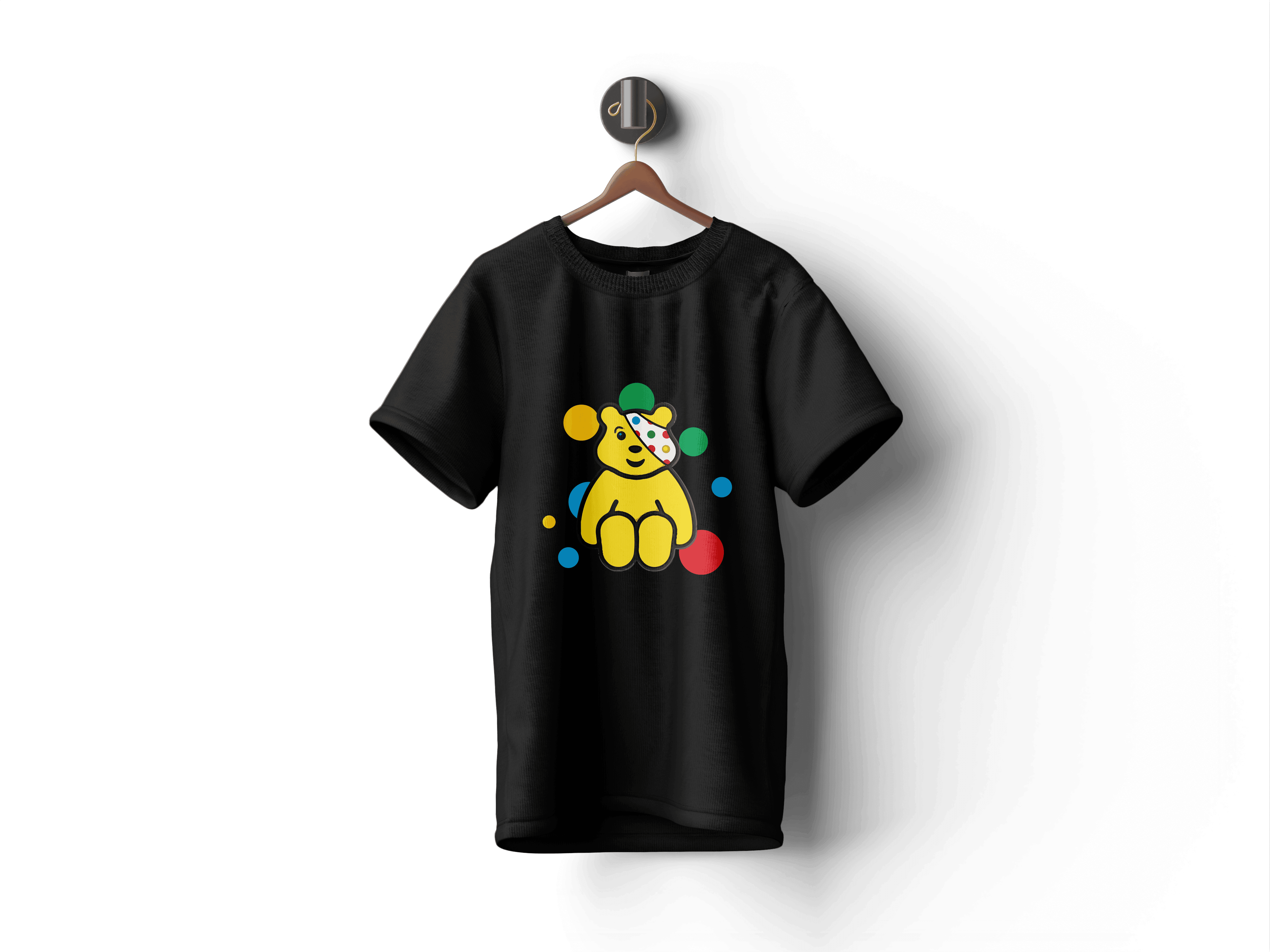 Pudsey Bear T-shirt | Sitting Pudsey with Spotty Background - Pudsey Clothes