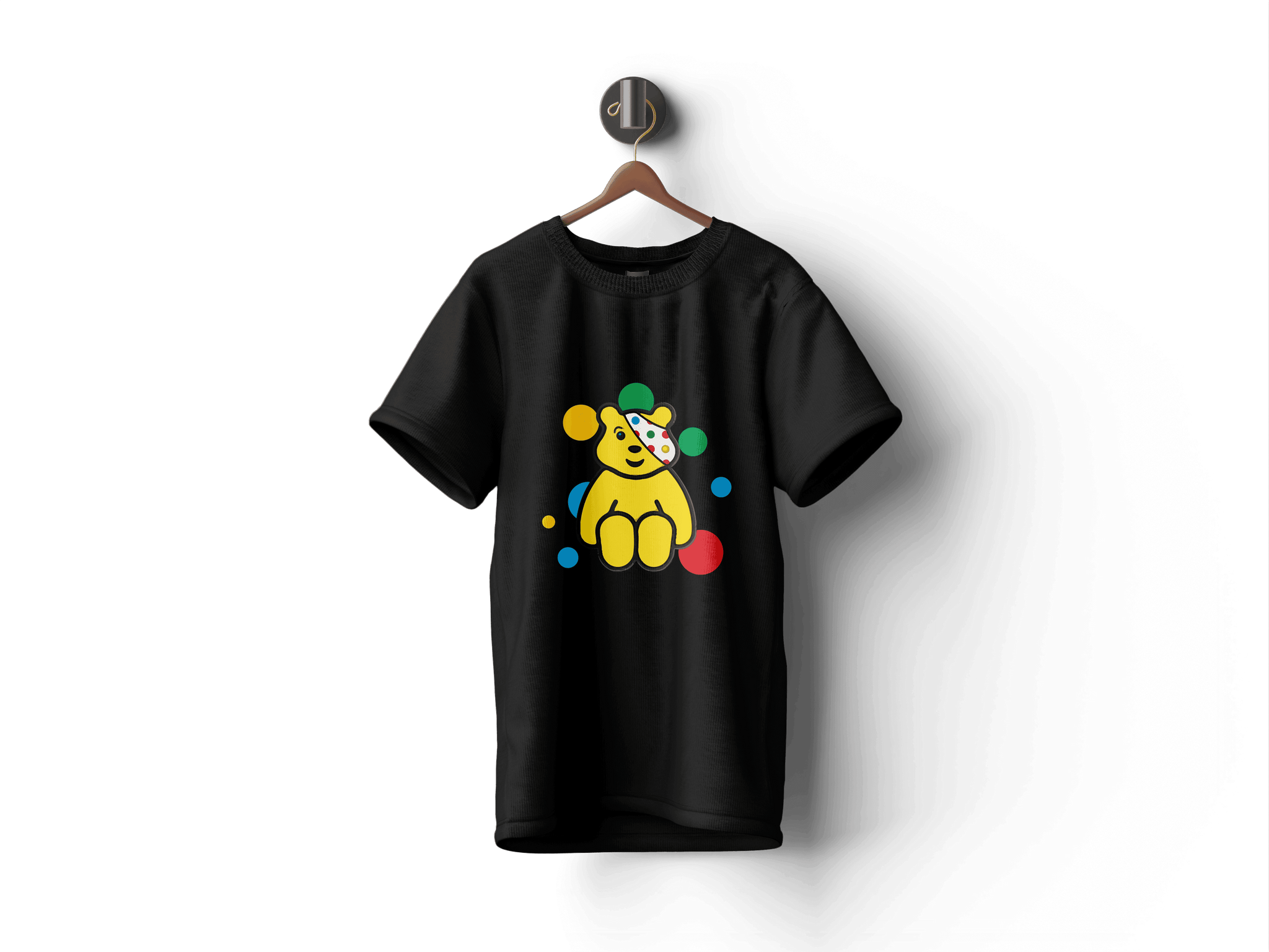 Pudsey Bear T-shirt | Sitting Pudsey with Spotty Background - Pudsey Clothes